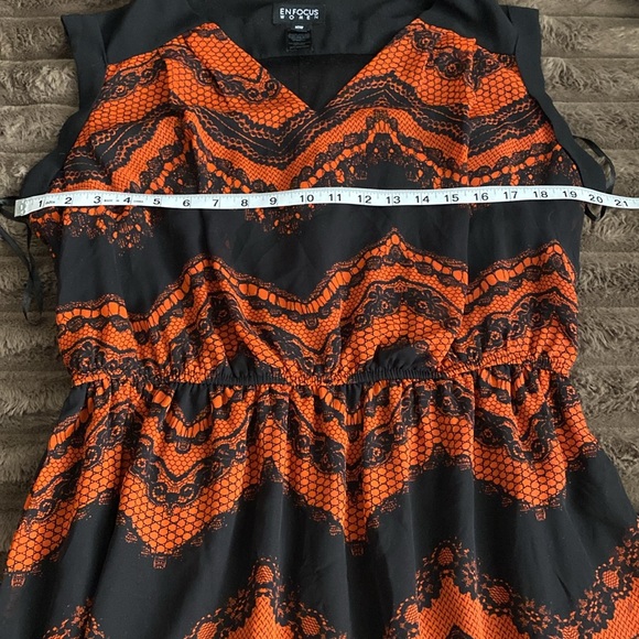 Black and orange dress - Picture 5 of 7